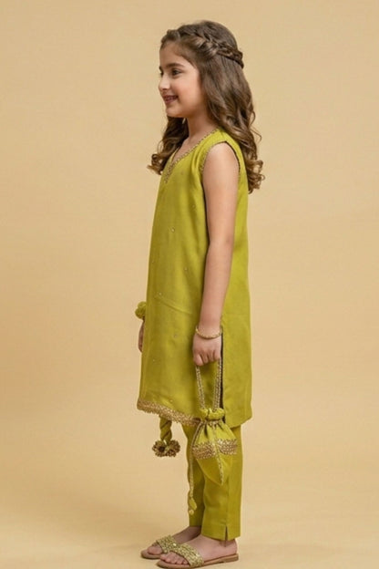 4 - piece Hand Embroidered Kameez Suit with Dupatta and Batwa. G10530
