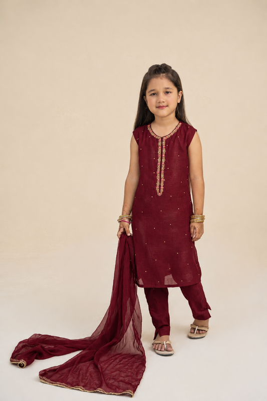 4 - piece Hand Embroidered Kameez Suit with Dupatta and Batwa. G10429