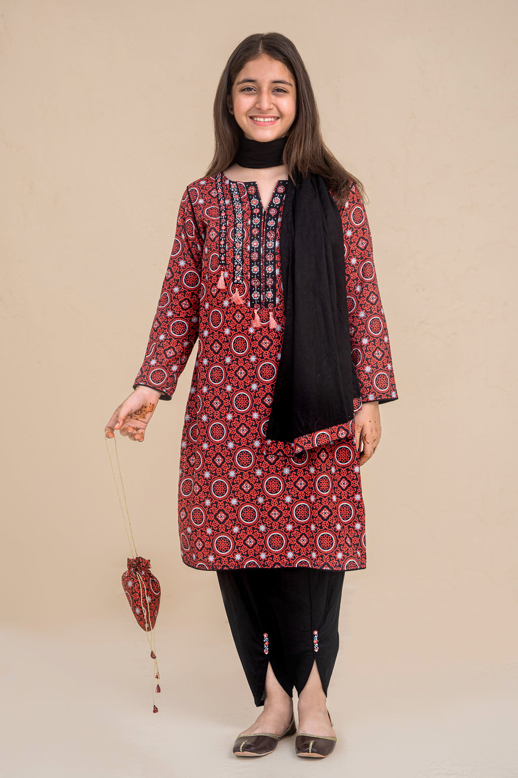 4 - piece Hand embroidered Kameez Suit with Dupatta and Batwa. G10425- BLACK
