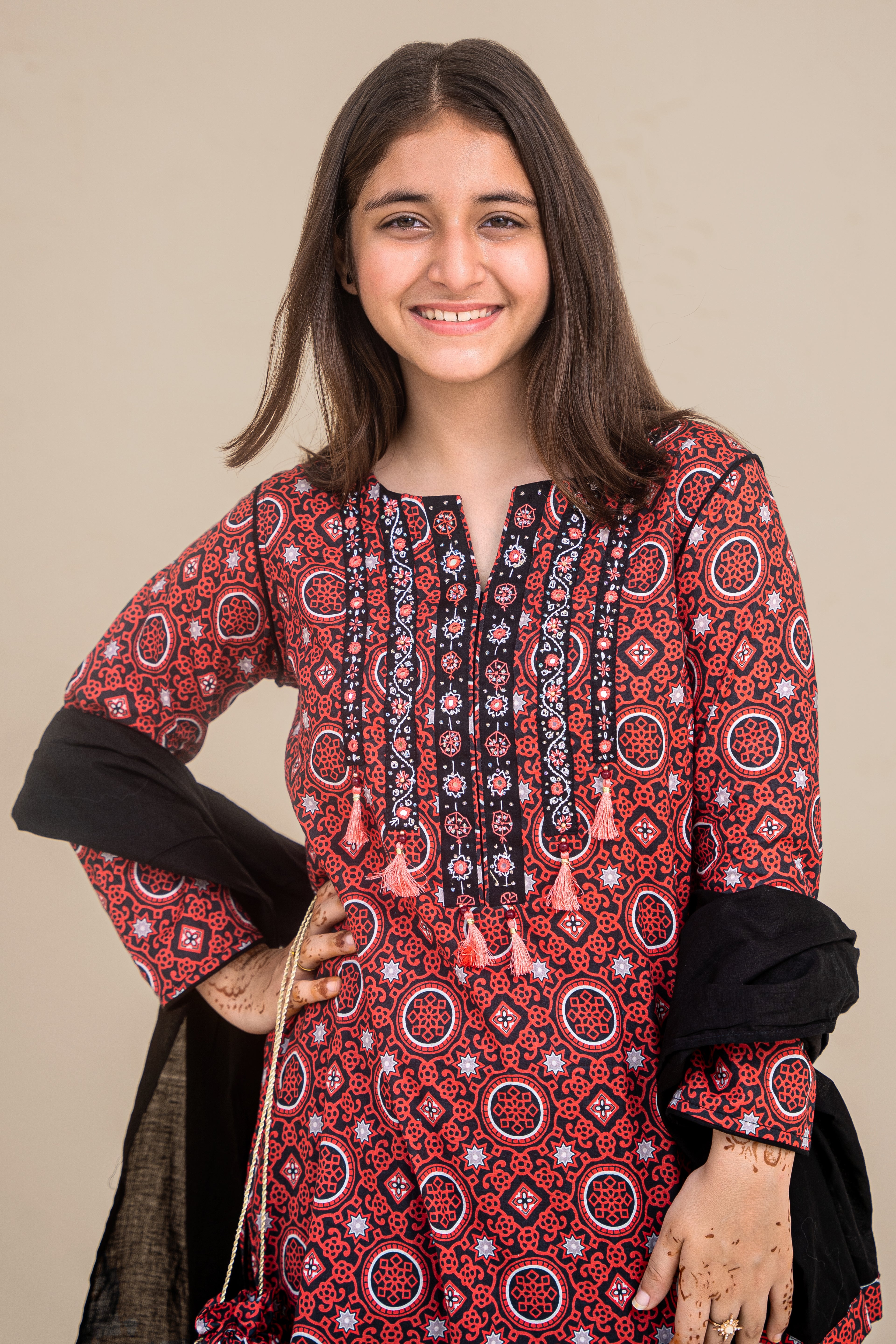 4 - piece Hand embroidered Kameez Suit with Dupatta and Batwa. G10425- BLACK