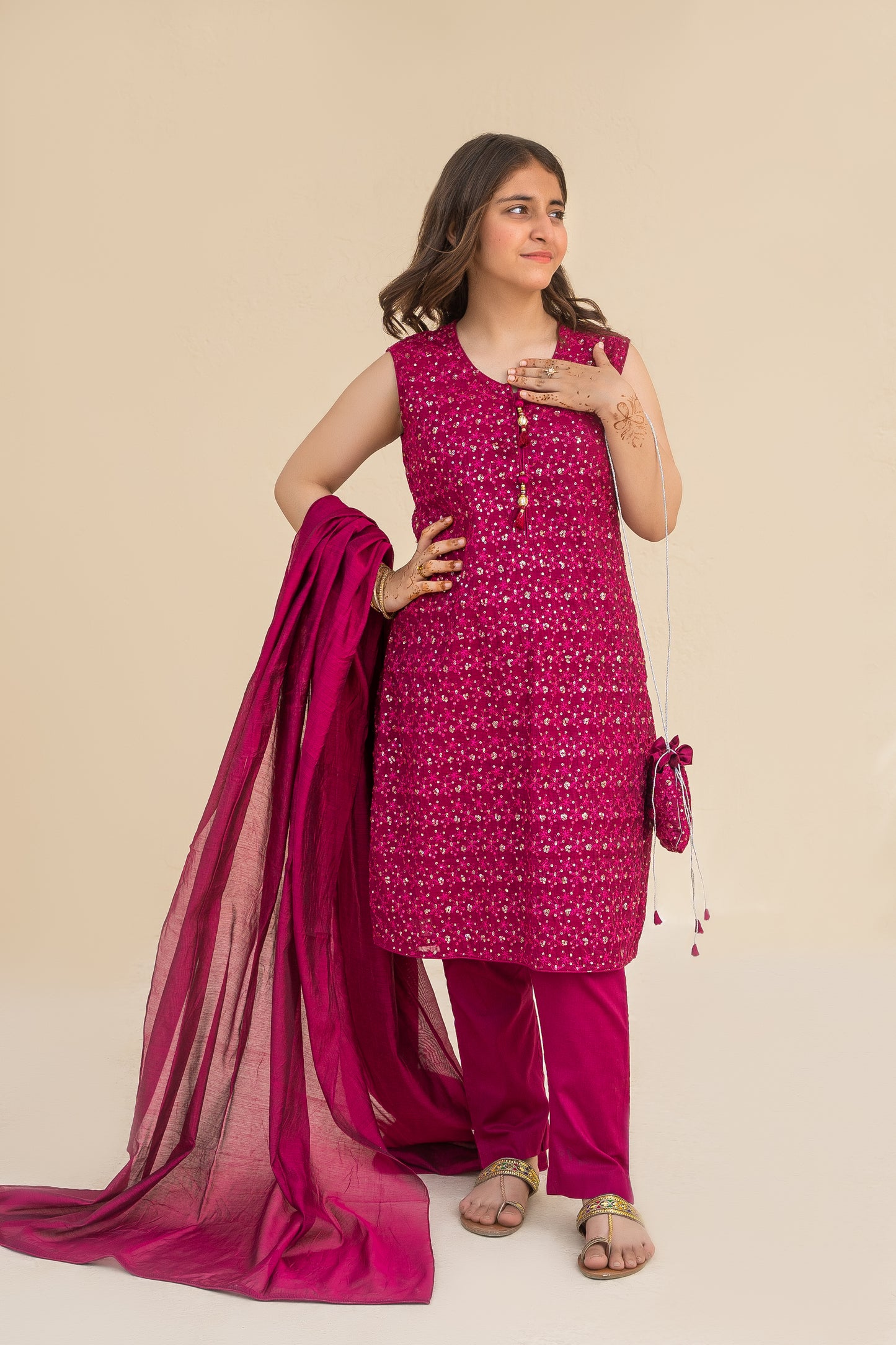 4 - piece embroidered Kameez Suit with Dupatta and Batwa. G10419