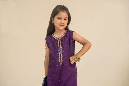 4 - piece Hand Embroidered Kameez Suit with Dupatta and Batwa. G10429