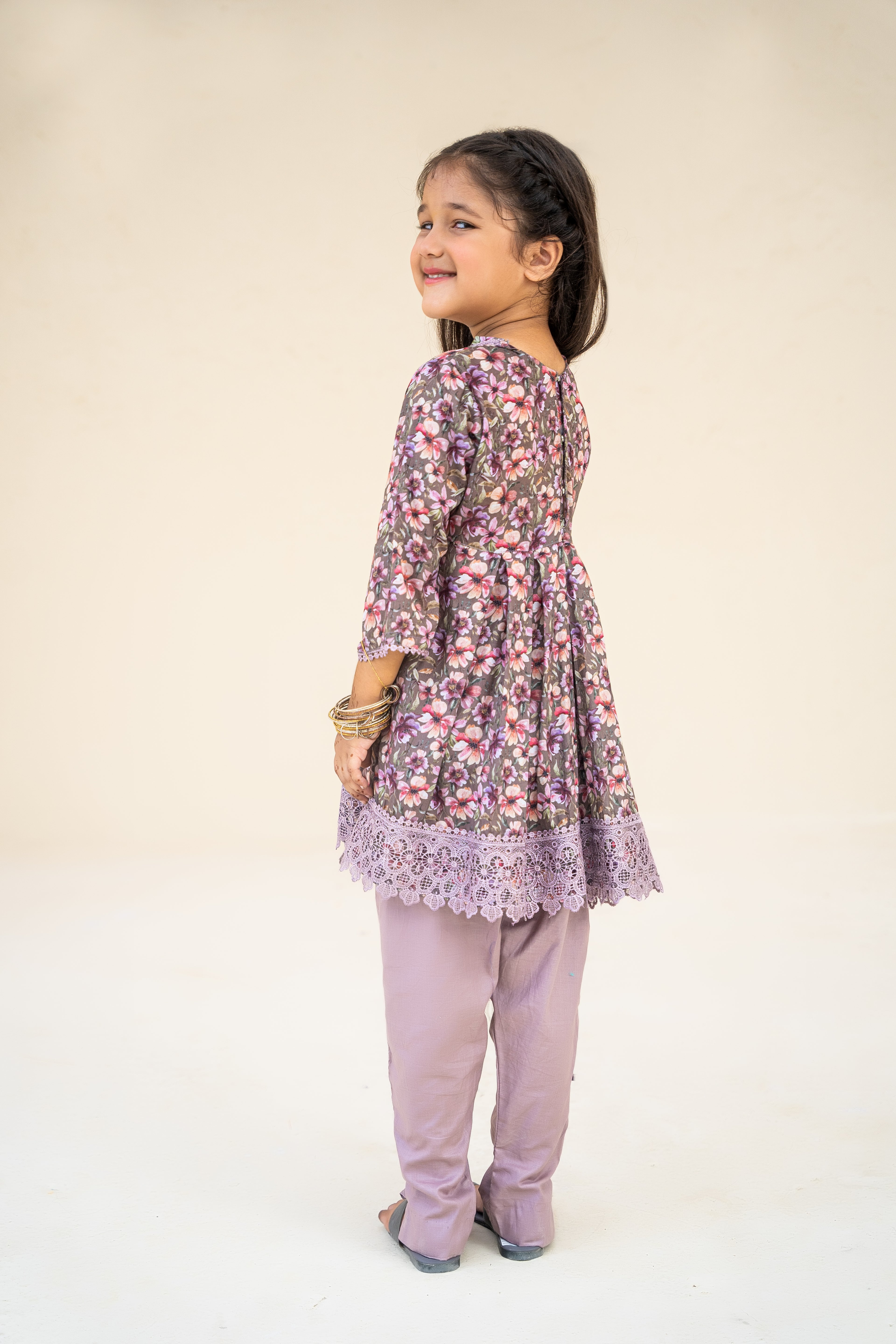 3 - piece peplum dress/pants with batwa.G10456