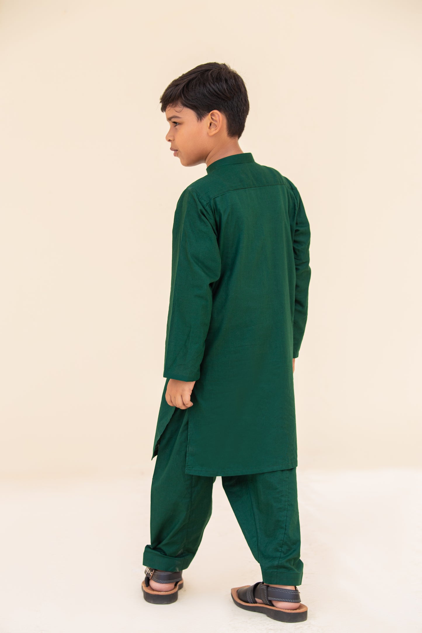 Green kurta shalwar.B4000