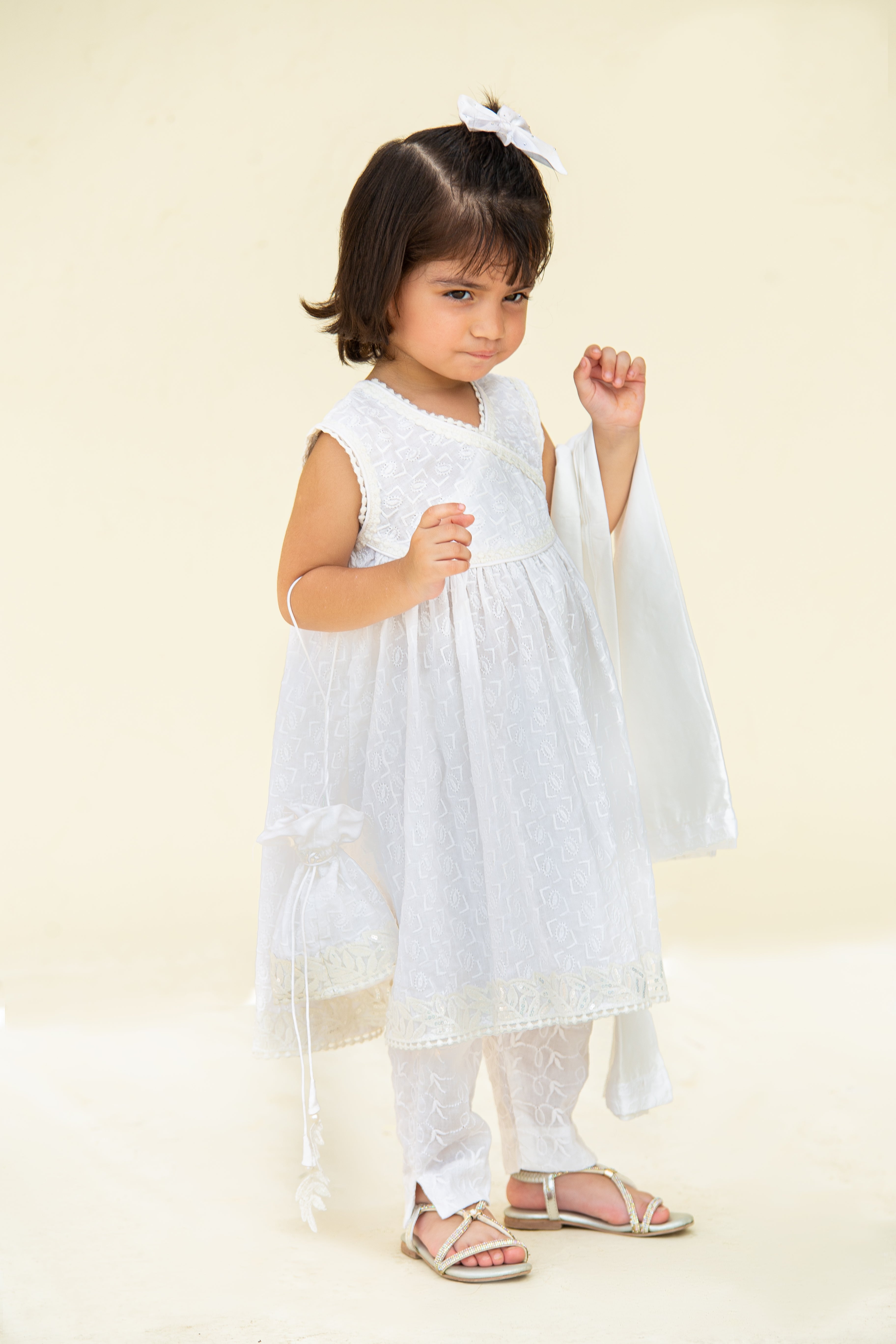 4 - piece  Kameez Suit with Dupatta and Batwa.G10452