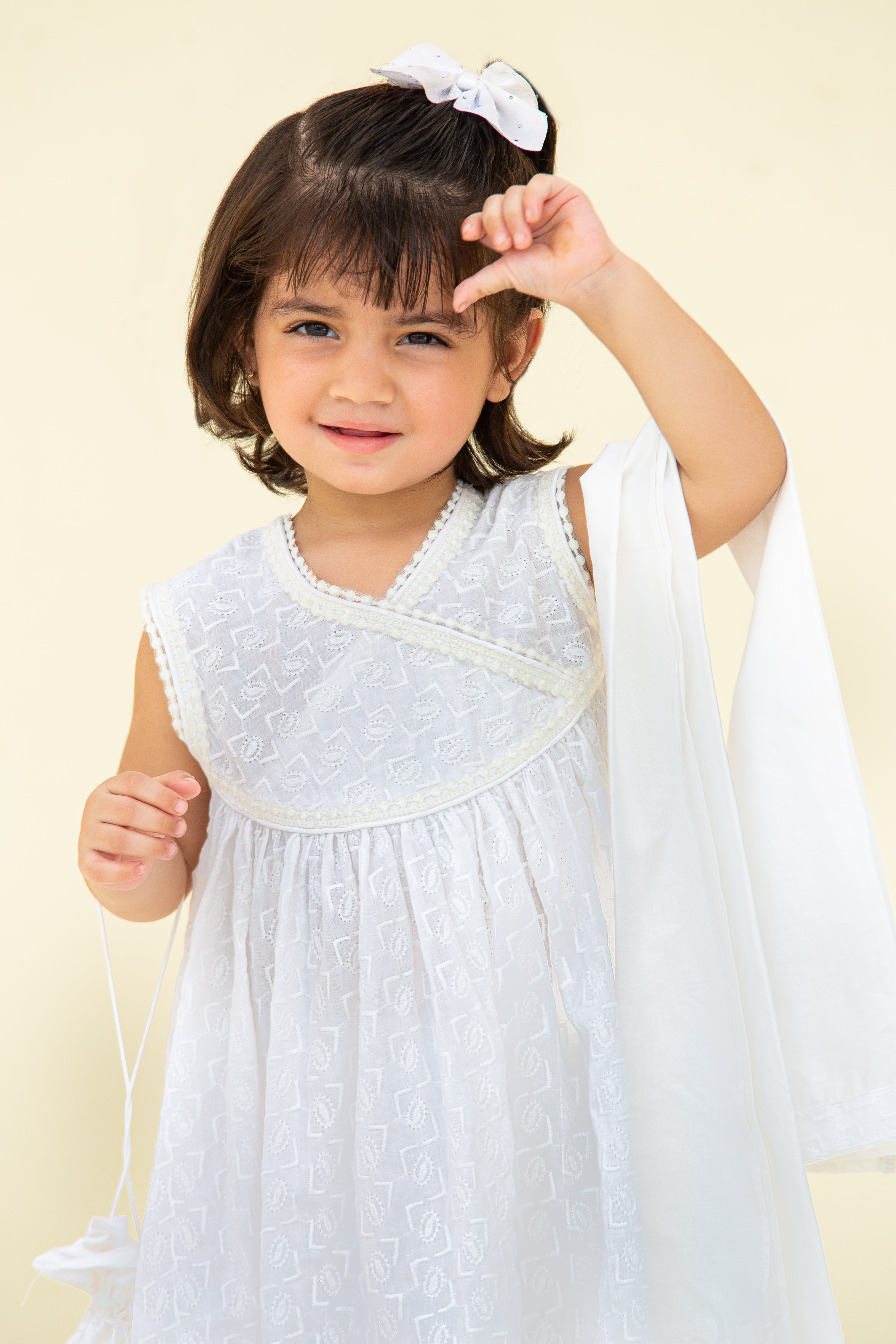 4 - piece  Kameez Suit with Dupatta and Batwa.G10452