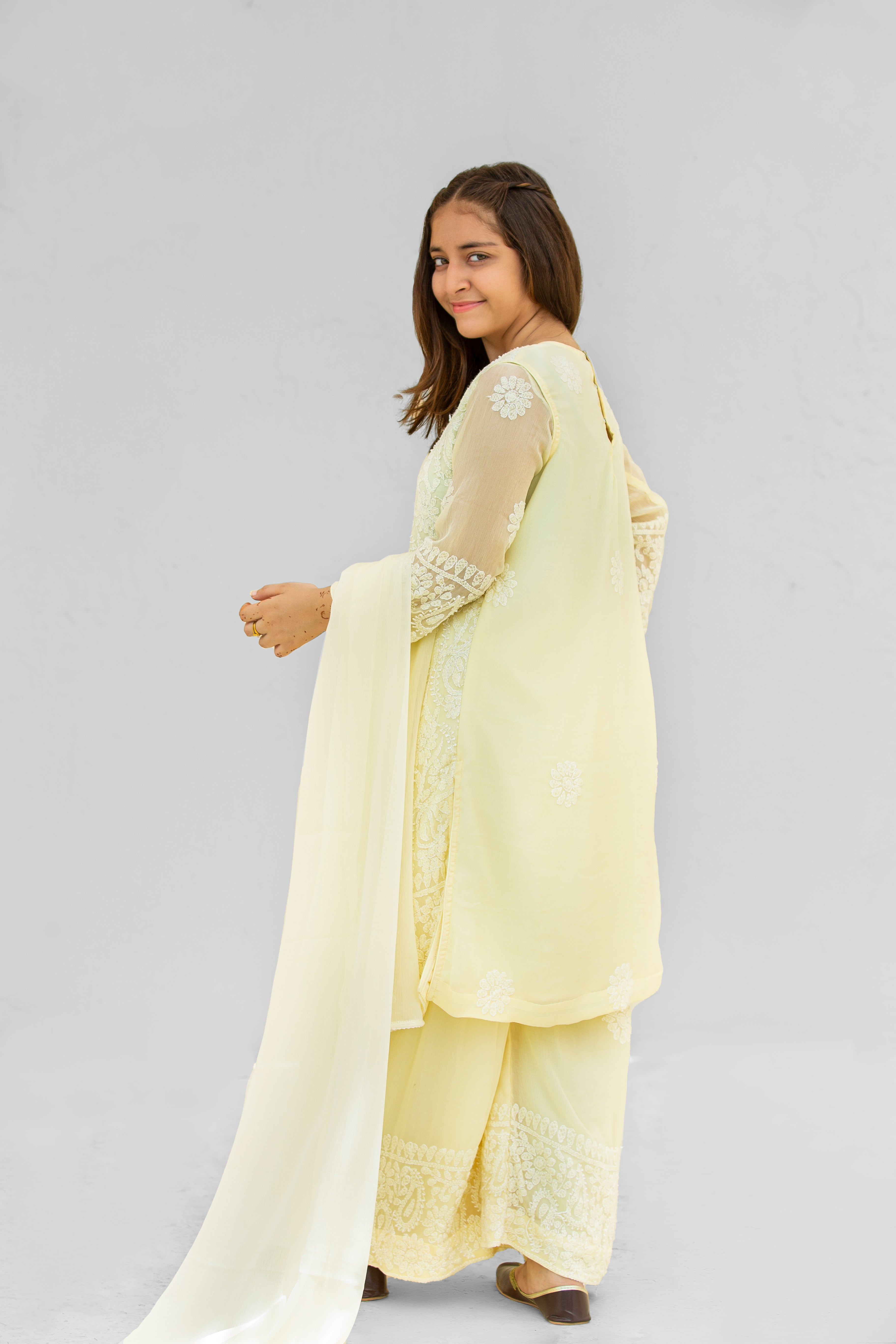 4 - piece Hand Embroidered Kameez Suit with Dupatta and Batwa. G10448