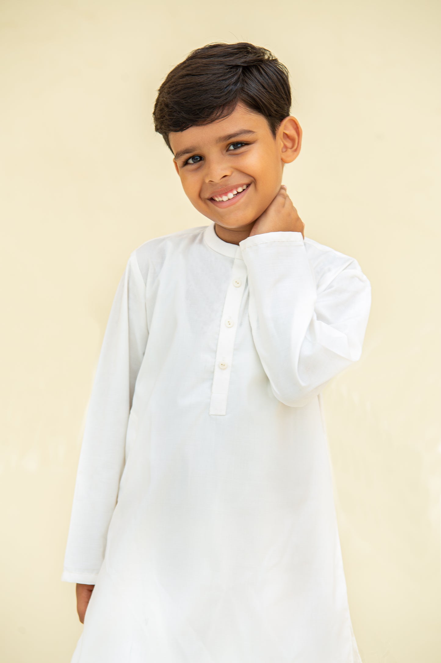 White kurta shalwar.B4006